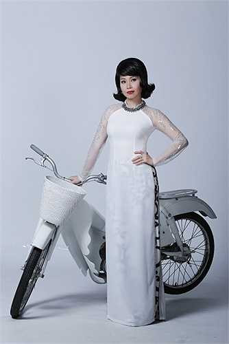 Và để có được một không gian thể hiện rõ nhất phong cách của Cẩm Ly, chương trình nghệ thuật Tự tình quê hương đã được nuôi dưỡng và hình thành, đến nay trở thành thương hiệu riêng của Cẩm Ly. 