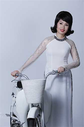 Cũng như các nghệ sĩ khác, trước thềm liveshow Cẩm Ly cảm thấy tâm trạng khá căng thẳng, lo lắng và cũng áp lực. Chính vì vậy, Cẩm Ly và ông xã Minh Vy cùng ekip lại càng quyết tâm, dốc sức để thực hiện Tự tình quê hương 5 với sự đầu tư hoành tráng và hấp dẫn khán giả hơn