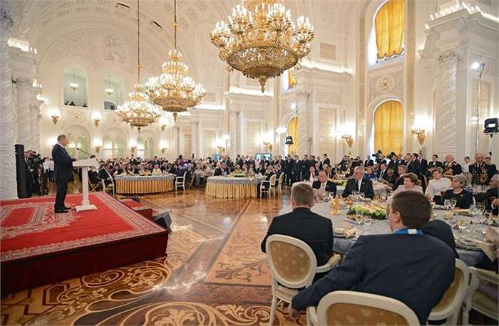 Tổng thống Nga Vladimir Putin phát biểu tại lễ tiếp nhân dịp kỷ niệm 70 năm Chiến thắng trong Chiến tranh Vệ quốc Vĩ đại