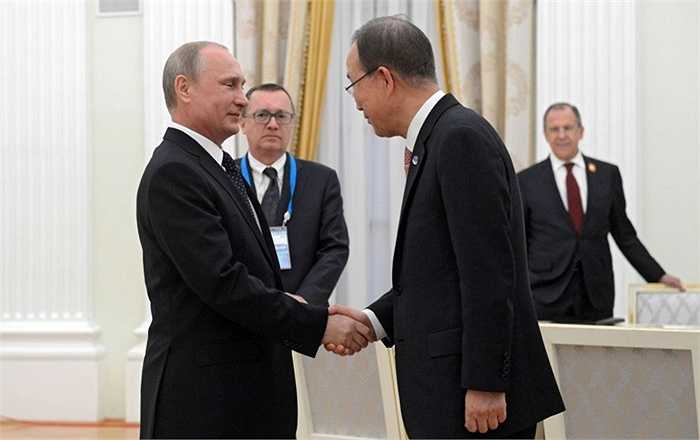 Tổng thống Nga Vladimir Putin trong cuộc gặp Tổng Thư ký Liên Hợp Quốc Ban Ki-moon tại điện Kremlin