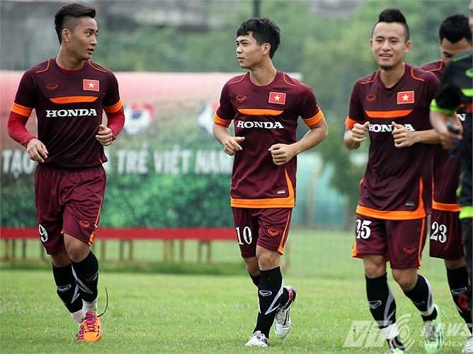 Bộ đôi tiền đạo U19 Việt Nam: Công Phượng - Tuấn Tài (Ảnh: Quang Minh)