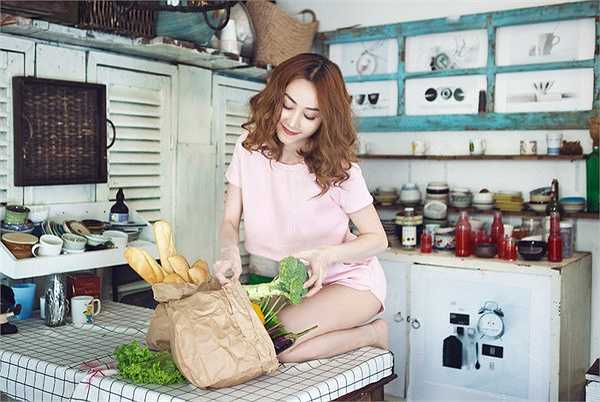 Ngân Khánh cho biết, cô sẽ qua trước 1 tuần để ổn định chỗ ở và các thủ tục nhập học.