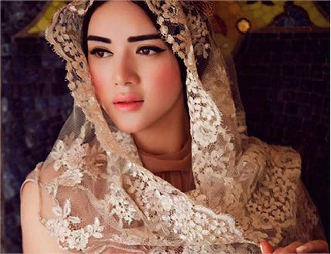 Lý Nhã Kỳ khiến mọi người choáng ngợp bởi những lần xuất ngoại sang chảnh. 