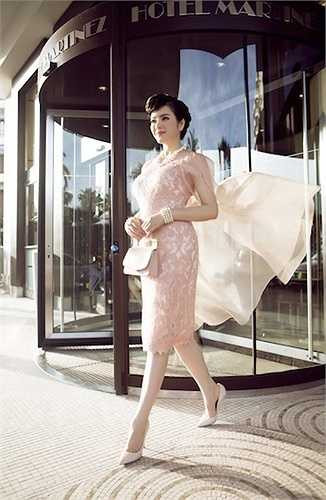 Lý Nhã Kỳ xinh đẹp tựa bà hoàng trong lần xuất hiện này. (Trung Ngạn)