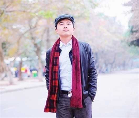 Đến những năm học cấp 3, đại học, Quân có dịp tham gia nhiều chương trình ca nhạc nên niềm đam mê cứ thế lớn dần và mãnh liệt hơn.