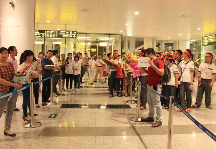 Thưởng nóng cho 8 học sinh Olympic Vật lý Châu Á