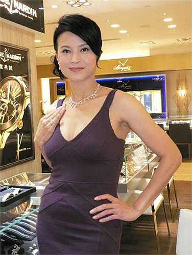 Bất lực với người chồng vũ phu, Yến San đệ đơn xin ly hôn và nhờ pháp luật bảo vệ an toàn cho hai mẹ con cô. Nguồn: Dân Việt