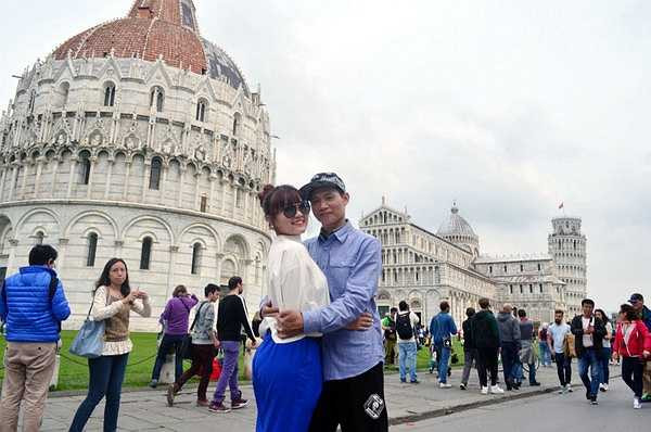 Sau khi kết hôn vào tháng 11/2013, vợ chồng Quỳnh Trang và Viết Thành – trưởng nhóm Big Toe – tập trung phát triển sự nghiệp của mình. 