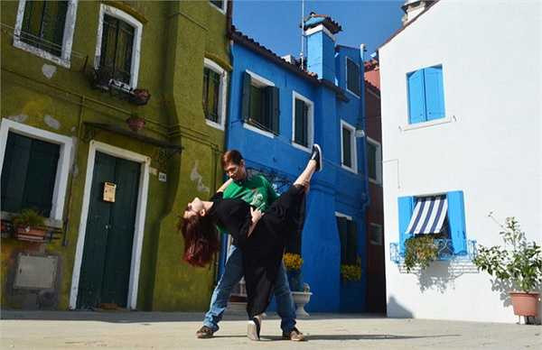 Trước đó, Viết Thành cũng đã chấm giải hip hop nằm trong Festival Just For Laugh tại Canada. Đây là một vinh dự lớn vì anh là người Việt Nam đầu tiên được mời làm trọng tài cho các cuộc thi hip hop ngoài lãnh thổ Việt Nam.