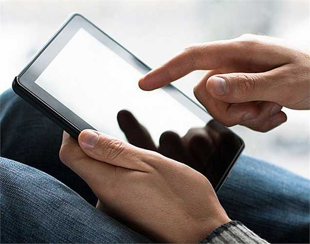 Đừng viết mails: Khi bạn tức giận không nên viết thư cho ai vì lúc ấy bạn có thể viết những lời xúc phạm hoặc những điều điên rồ cho người khác. Tốt hơn bạn nên viết ra trên trang word hoặc giấy để lấy đi sự thất vọng của bạn ra khỏi tâm trí, giúp bạn bình tĩnh lại.