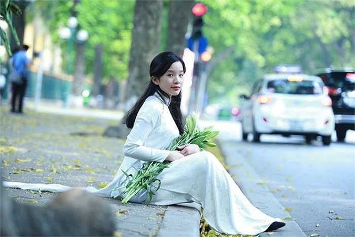 Hơn nữa, ngay từ bé, Tú Linh cũng có thiên hướng thích gắn bó với piano hơn.