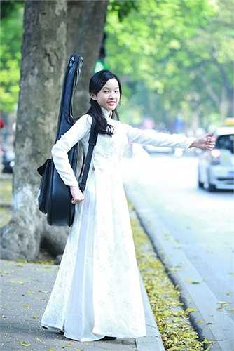Dù nhận được không ít lời mời để con gái tham gia các cuộc thi âm nhạc nhưng nghệ sỹ Anh Tú không muốn làm xáo trộn đến việc học của các con.