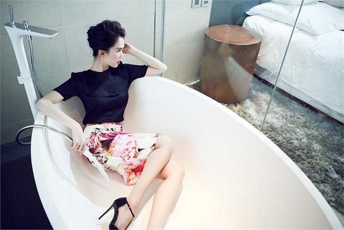 Ngọc Trinh ấn tượng trong từng shoot ảnh.