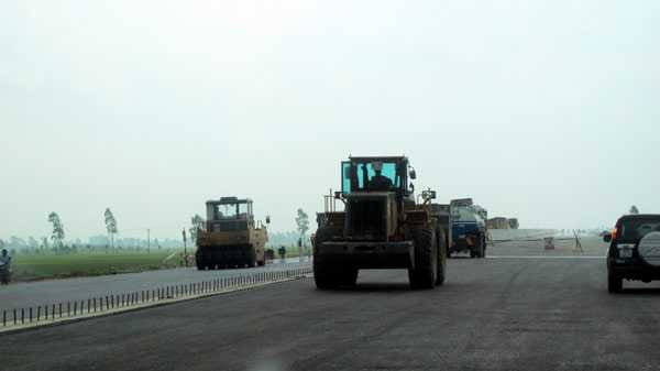 Cận cảnh cao tốc 6 làn Hà Nội - Hải Phòng