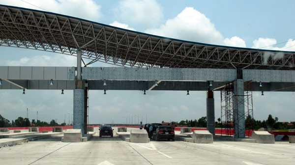 Cận cảnh cao tốc 6 làn Hà Nội - Hải Phòng