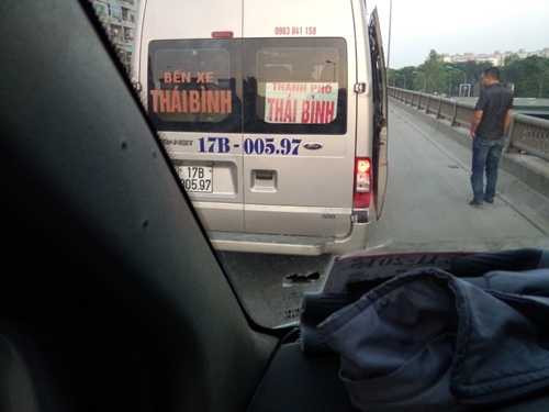 Côn đồ dùng ‘luật rừng’ lộng hành trong bến xe giữa thủ đô