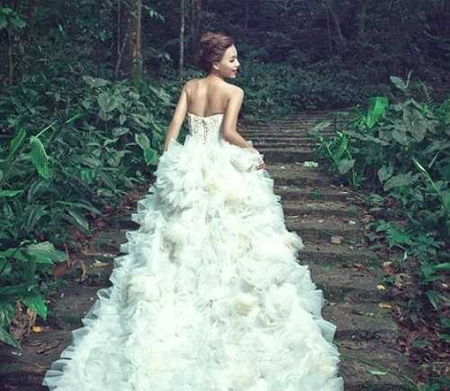 Nữ DJ tiết lộ, thời gian tới, cô vẫn nhận lịch diễn tại các tụ điểm giải trí, song song với việc kinh doanh. 'Mình cũng dự định phát triển thêm một số cửa hàng mới',Tít chia sẻ.