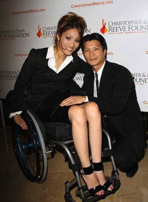 Dustin Nguyễn và người vợ đầu Angela Rockwood.