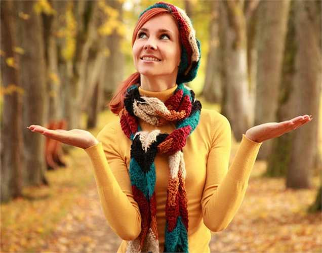 Đi bộ: Nên đi bộ 10 phút trên bãi cỏ. Sự tức giận của bạn sẽ giảm dần trong vài phút và bạn sẽ thấy được thư giãn.