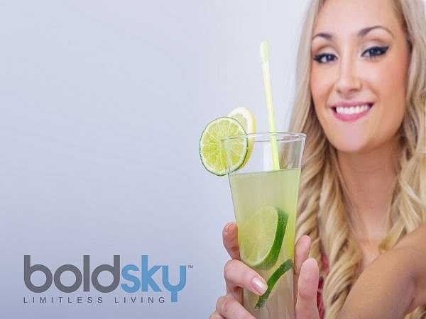 Nước chanh: Nước chanh là một thức uống thanh mát, nhẹ nhàng. Thức uống này giúp làm ẩm nhanh, khiến bạn cảm thấy tỉnh táo và tràn đầy năng lượng.