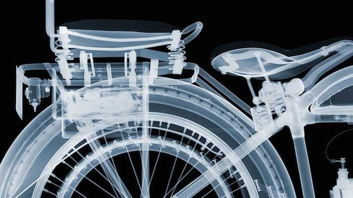 Đó là một công việc tỷ mẩn và tốn thời gian. Veasey cho biết quá trình chụp xe máy không vất vả bằng việc anh từng chụp hơn 1000 ảnh để tái tạo nên bức hình x-quang của chiếc Boeing 777 vào năm 2012.