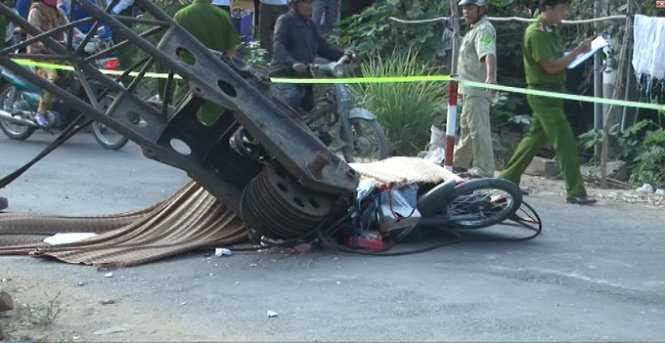 Khởi tố tài xế lái cần cẩu làm ba mẹ con tử vong