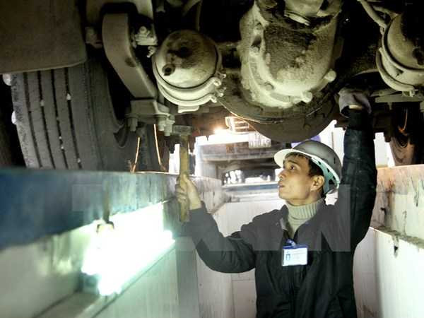 Phát hiện hàng loạt 'quan tài bay' chuyên đưa đón học sinh