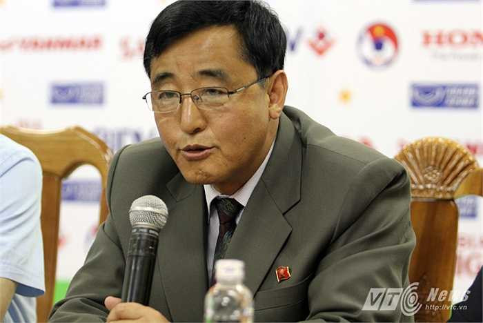 Ông Kim Chang Bok mới dẫn dắt Đội tuyển Triều Tiên hơn một tháng và ông không nắm được nhiều thông tin về đội tuyển Việt Nam. 