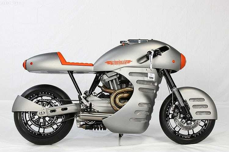 Ý tưởng của tác giả là kết hợp tinh thần những năm 1920-1950 với công nghệ hiện đại để tạo ra một cỗ máy mơ ước. 