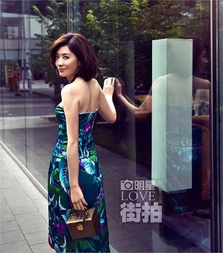 Cô vừa báo tin vui khi mang bầu với 'phi công trẻ' kém người đẹp 9 tuổi, Tu Kiệt Khải. 