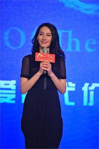 Lương Lạc Thi từng bị mang tiếng 'đẻ thuê' cho tỷ phú Lý Gia Trạch ba cậu con trai song cô chưa bao giờ được đặt chân vào nhà họ Lý. 