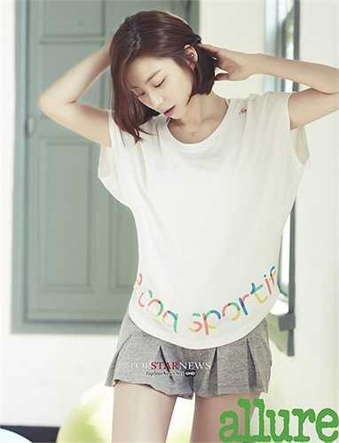 Khi chuyển hướng sang làm diễn viên, cô được mời đóng những dự án lớn nhưng chỉ là vai phụ. 