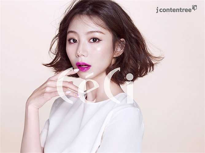 Trước đây, Park Su Jin từng hẹn hò với nhiều người nổi tiếng như cầu thủ Baek Ji Hoon, Yunho (DBSK) và Roy Kim ... 