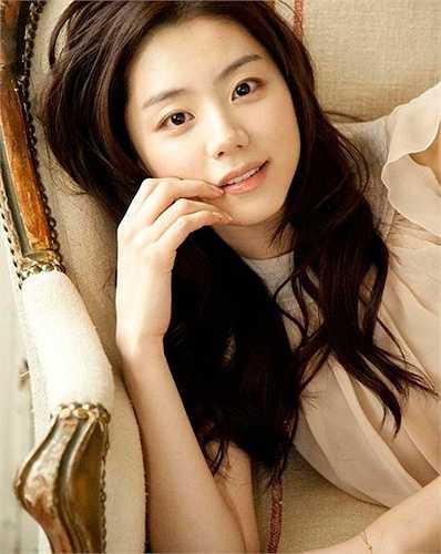 Park Soo Jin được nhận xét là mỹ nhân đẹp tự nhiên, không 'dao kéo'. 