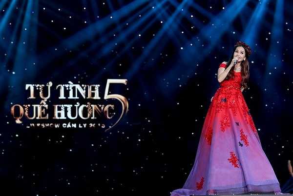 Với một giọng hát hay và tâm huyết theo nghề, với chuỗi chương trình Tự tình quê hương đã chứng minh cho thấy Cẩm Ly không còn là ngôi sao ca nhạc xa vời mà đã trở thành người nghệ sỹ của hàng triệu người yêu nhạc trong khắp cả nước.