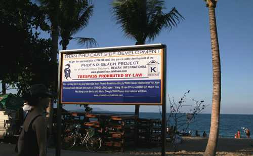 Lạ lùng tập đoàn nước ngoài cắm biến 'cấm xâm phạm' trên bãi biển Nha Trang