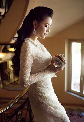 Vẻ kiêu kỳ của 'tiểu thư họ Lý'.