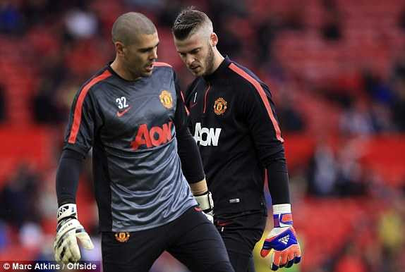 Valdes hoặc De Gea sẽ rời Man Utd cuối mùa?