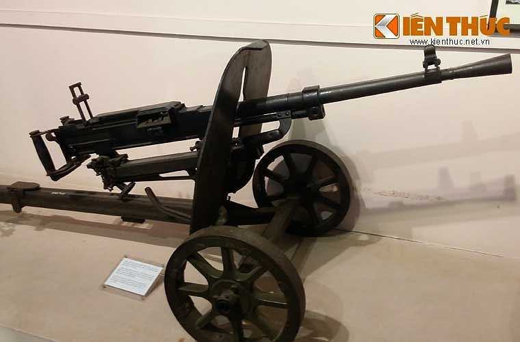 Trong hai lần triển khai vào các năm 1968 và 1972, tổng cộng 8 chiếc F-111 bị quân dân Việt Nam bắn hạ các cỗ pháo phòng không thời Chiến tranh Thế giới thứ hai và đặc biệt là có cả súng bộ binh. Trong ảnh là khẩu đại liên K53 được các dân quân Tiến Châu - Yên Lãng - Vĩnh Phúc sử dụng để bắn rơi máy bay F-111 bằng 26 viên đạn, ngày 17/10/1972. 