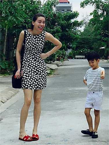 Hồ Ngọc Hà nhí nhảnh, rạng rỡ bên Subeo.