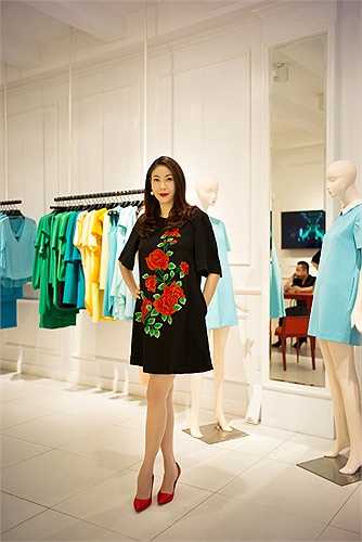 Để chuẩn bị cho chuyến đi Mỹ tới đây, Hoa hậu Hà Kiều Anh đã chọn cho mình những bộ cánh đơn giản nhưng sang trọng.