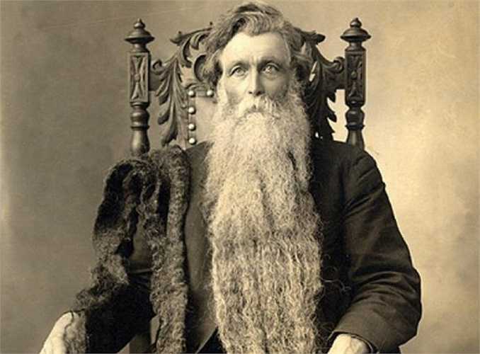 10. Bộ râu dài nhất thế giới. Mặc dù Hans Langseth hiện không còn sống sót nhưng kỷ lục về bộ râu dài tới 31 cm của ông vẫn được giữ vững