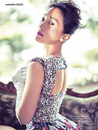 Dù không sở hữu chiều cao khủng như các mỹ nhân khác, song Châu Tấn vẫn là cái tên có sức hút đặc biệt với khán giả. 