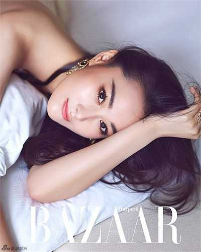 Tình địch của Phạm Băng Băng, Trương Hinh Dư cũng sở hữu gương mặt đẹp từ mọi góc nhìn. 