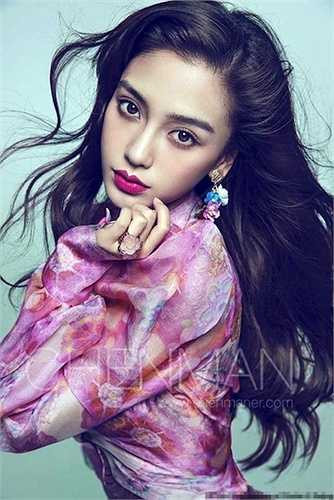 Cô nàng được mệnh danh là 'ngọc nữ' thế hệ mới của điện ảnh Hong Kong. 