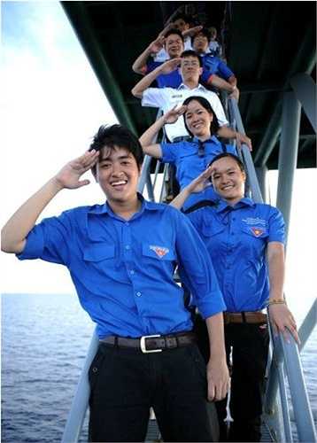 Lâm Tùng cũng là Ủy viên Ban thư ký Hội Sinh viên Thành phố Hà Nội, Ủy viên Ban thường vụ Đoàn trường, Chủ tịch Hội Sinh viên ĐH Kinh tế Quốc dân.