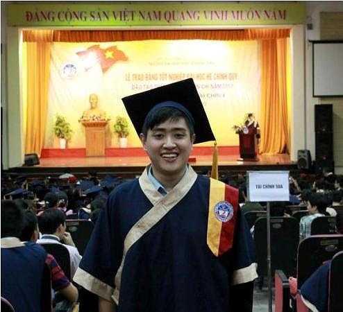 'Có lẽ mọi điều mình nhận được cho đến lúc này đều bắt nguồn từ cách sống hết mình, hết mình với gia đình, với bạn bè, với hoạt động phong trào và đặc biệt là với các bạn sinh viên'. 