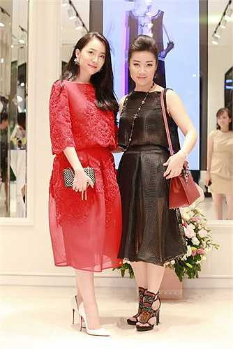 Ngoài việc là một nhà thiết kế thời trang, NTK Võ Thùy Dương là còn là một nghệ sỹ của Nhà hát Múa rối Thăng Long