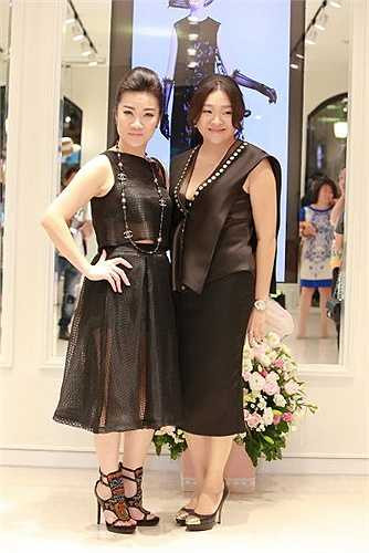 NTK Võ Thùy Dương cho biết với chị, một trang phục biểu diễn đẹp phải phù hợp với vóc dáng của từng ca sỹ, nội dung, tinh thần bài hát mà họ thể hiện, nhưng không được quá hở hang, gây phản cảm cho người xem. 