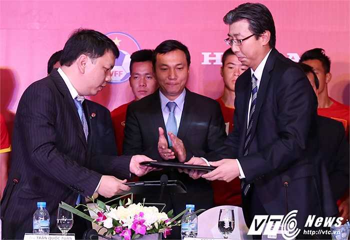 Honda hứa thưởng mỗi cầu thủ U23 Việt Nam một chiếc xe máy nếu vô địch SEA Games. (Ảnh: Phạm Thành)